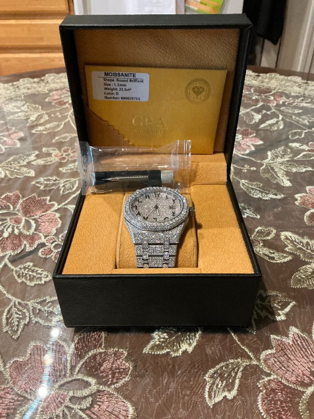 VVS1 Moissanite (Crazy on tester) AP Watch